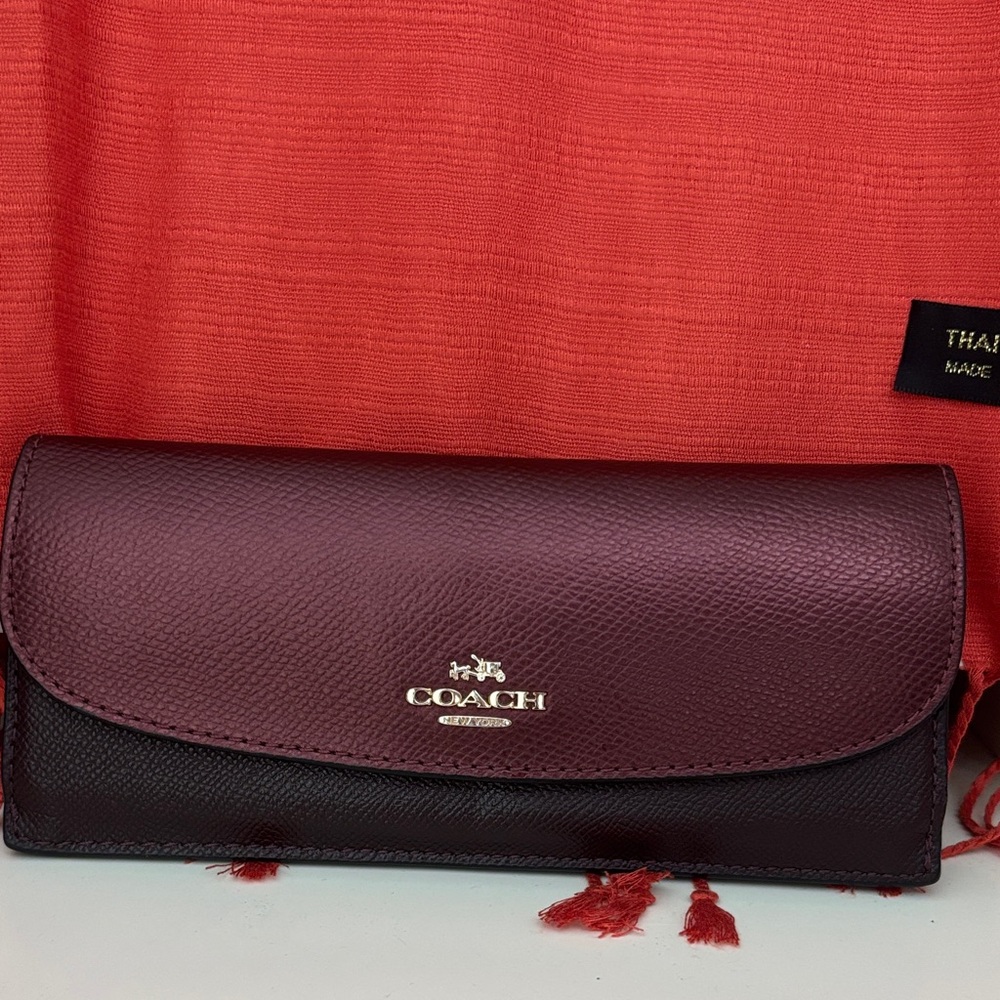 Coach Women's Maroon and Black Leather Wallet